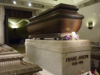 Tombeau de l'empereur François-Joseph dans la crypte des Capucins